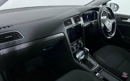 Volkswagen Golf VII, 2019 год, 1 447 000 рублей, 10 фотография