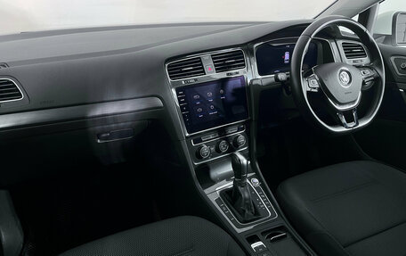 Volkswagen Golf VII, 2019 год, 1 447 000 рублей, 9 фотография