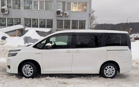 Toyota Voxy III, 2015 год, 1 500 000 рублей, 2 фотография