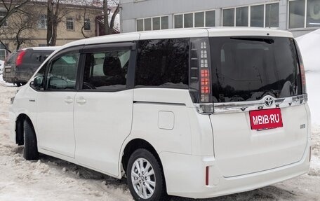 Toyota Voxy III, 2015 год, 1 500 000 рублей, 3 фотография