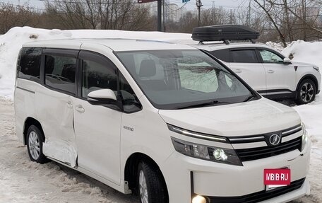 Toyota Voxy III, 2015 год, 1 500 000 рублей, 7 фотография