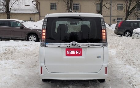 Toyota Voxy III, 2015 год, 1 500 000 рублей, 4 фотография