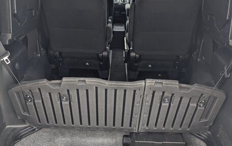 Toyota Voxy III, 2015 год, 1 500 000 рублей, 13 фотография