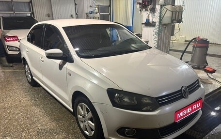 Volkswagen Polo VI (EU Market), 2011 год, 670 000 рублей, 1 фотография