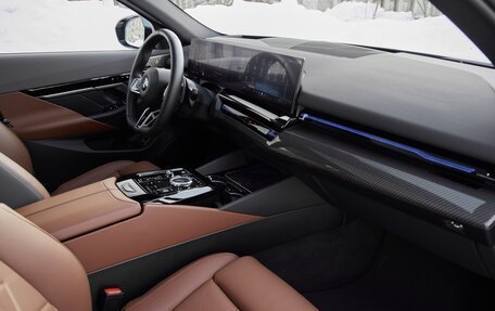 BMW 5 серия, 2025 год, 11 975 000 рублей, 13 фотография