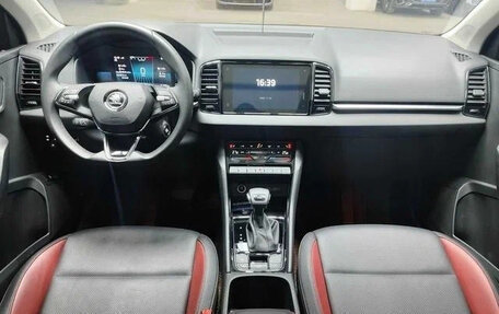 Skoda Karoq I, 2022 год, 1 830 000 рублей, 7 фотография