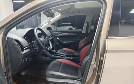 Skoda Karoq I, 2022 год, 1 830 000 рублей, 6 фотография