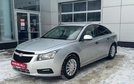 Chevrolet Cruze II, 2010 год, 615 000 рублей, 3 фотография