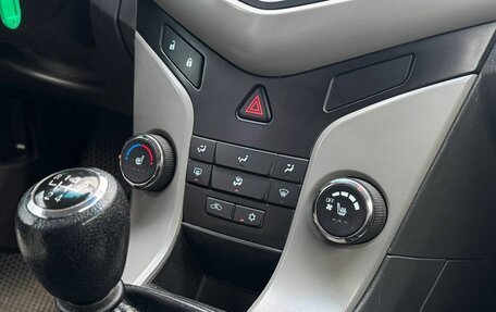 Chevrolet Cruze II, 2010 год, 615 000 рублей, 13 фотография