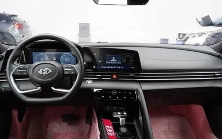 Hyundai Elantra, 2022 год, 1 300 000 рублей, 9 фотография