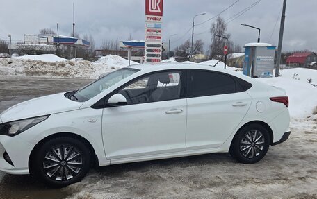 Hyundai Solaris II рестайлинг, 2021 год, 1 150 000 рублей, 4 фотография