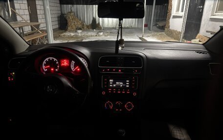 Volkswagen Polo VI (EU Market), 2011 год, 670 000 рублей, 13 фотография