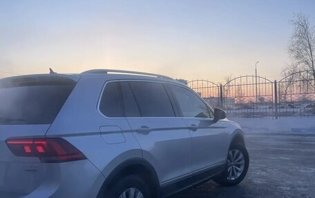 Volkswagen Tiguan II, 2018 год, 3 100 000 рублей, 2 фотография