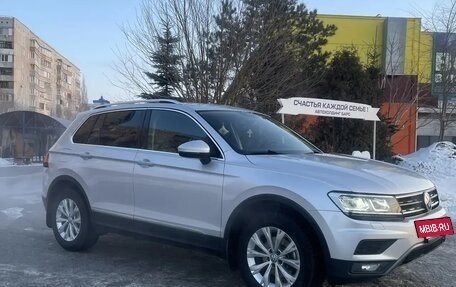 Volkswagen Tiguan II, 2018 год, 3 100 000 рублей, 3 фотография