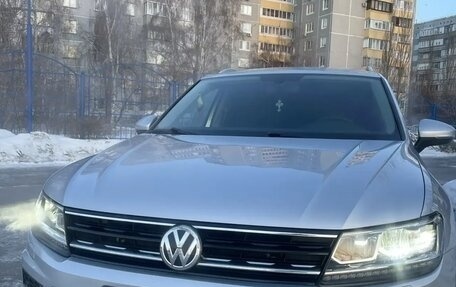 Volkswagen Tiguan II, 2018 год, 3 100 000 рублей, 12 фотография