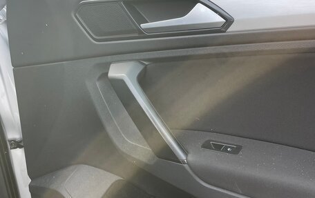 Volkswagen Tiguan II, 2018 год, 3 100 000 рублей, 29 фотография