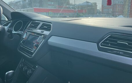 Volkswagen Tiguan II, 2018 год, 3 100 000 рублей, 30 фотография