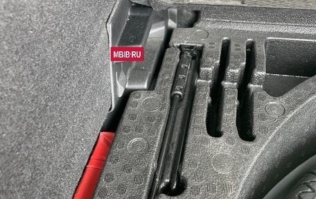 Volkswagen Tiguan II, 2018 год, 3 100 000 рублей, 26 фотография