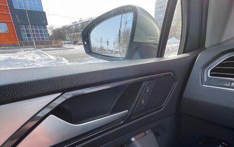 Volkswagen Tiguan II, 2018 год, 3 100 000 рублей, 40 фотография