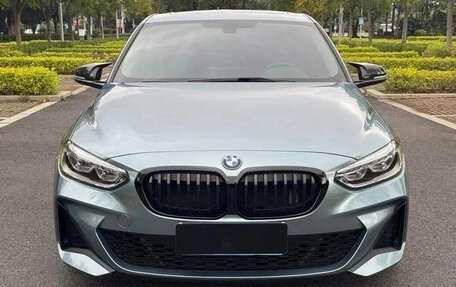 BMW 1 серия, 2022 год, 1 620 000 рублей, 2 фотография
