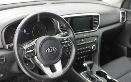 KIA Sportage IV рестайлинг, 2020 год, 2 455 000 рублей, 10 фотография