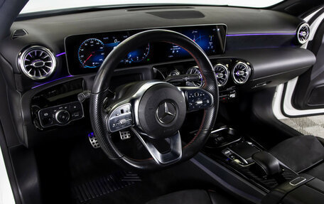 Mercedes-Benz A-Класс, 2019 год, 2 039 000 рублей, 27 фотография