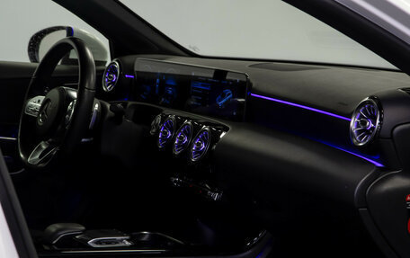 Mercedes-Benz A-Класс, 2019 год, 2 039 000 рублей, 26 фотография