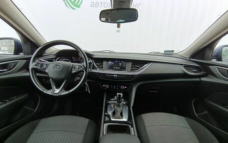 Opel Insignia II рестайлинг, 2019 год, 1 850 000 рублей, 14 фотография