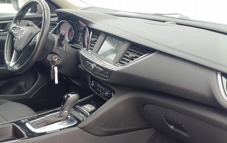 Opel Insignia II рестайлинг, 2019 год, 1 850 000 рублей, 10 фотография