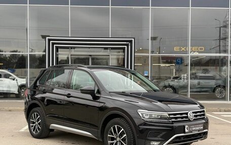 Volkswagen Tiguan II, 2019 год, 2 799 900 рублей, 1 фотография