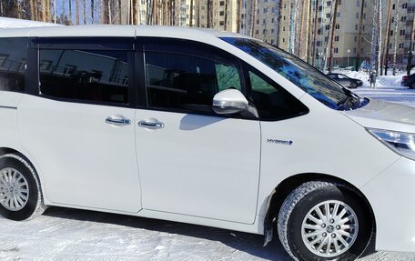 Toyota Noah III, 2016 год, 2 120 000 рублей, 1 фотография