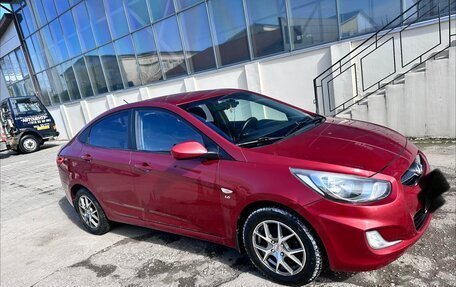 Hyundai Solaris II рестайлинг, 2013 год, 750 000 рублей, 2 фотография