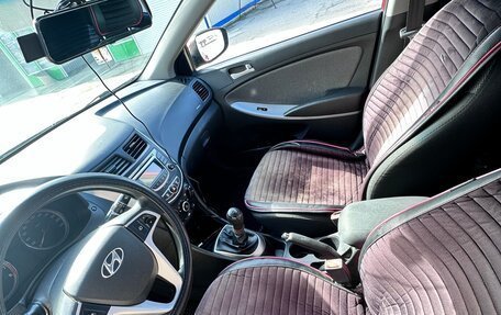 Hyundai Solaris II рестайлинг, 2013 год, 750 000 рублей, 8 фотография