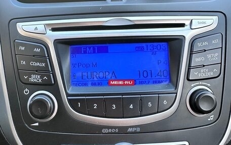 Hyundai Solaris II рестайлинг, 2013 год, 750 000 рублей, 10 фотография