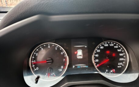 Toyota RAV4, 2021 год, 3 650 000 рублей, 10 фотография