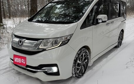 Honda Stepwgn IV, 2015 год, 1 750 000 рублей, 2 фотография