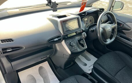 Toyota Wish II, 2011 год, 1 279 000 рублей, 13 фотография