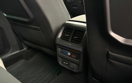 Volkswagen Tiguan II, 2019 год, 2 799 900 рублей, 17 фотография