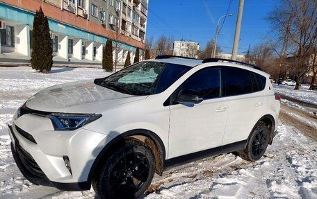 Toyota RAV4, 2019 год, 2 410 000 рублей, 4 фотография