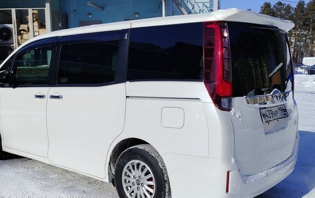 Toyota Noah III, 2016 год, 2 120 000 рублей, 5 фотография