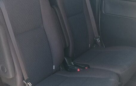 Toyota Noah III, 2016 год, 2 120 000 рублей, 8 фотография