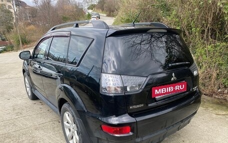 Mitsubishi Outlander III рестайлинг 3, 2012 год, 990 000 рублей, 4 фотография