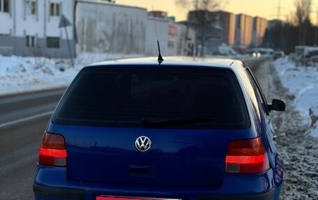 Volkswagen Golf IV, 2000 год, 250 000 рублей, 2 фотография