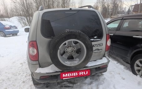 Chevrolet Niva I рестайлинг, 2010 год, 300 000 рублей, 3 фотография