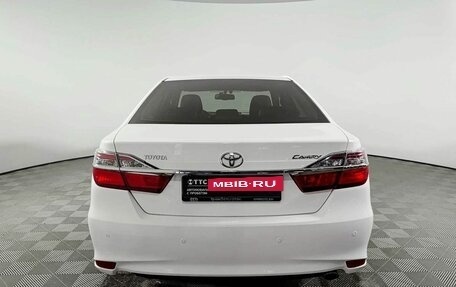 Toyota Camry, 2015 год, 2 070 000 рублей, 6 фотография