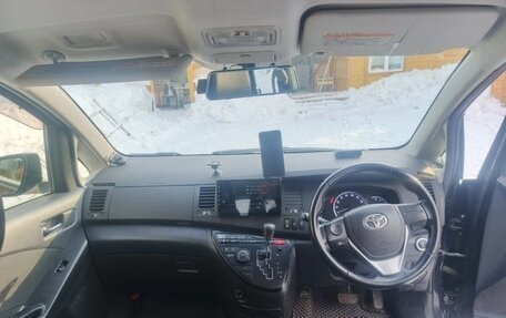 Toyota ISis I, 2013 год, 1 600 000 рублей, 3 фотография