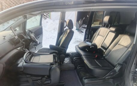 Toyota ISis I, 2013 год, 1 600 000 рублей, 4 фотография