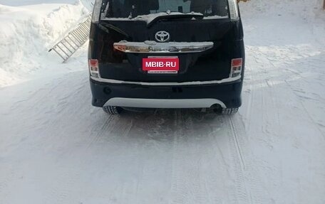 Toyota ISis I, 2013 год, 1 600 000 рублей, 7 фотография