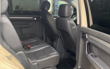 Volkswagen Touran III, 2006 год, 450 000 рублей, 1 фотография