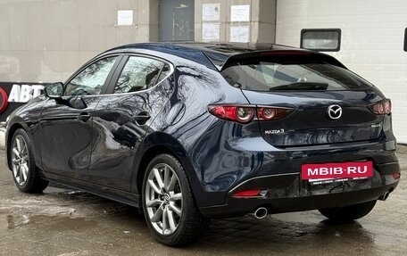 Mazda 3, 2021 год, 2 280 000 рублей, 5 фотография
